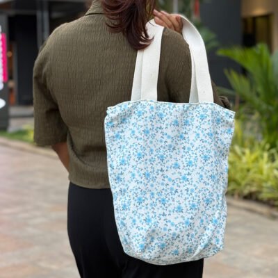 Iris Your Everyday Tote